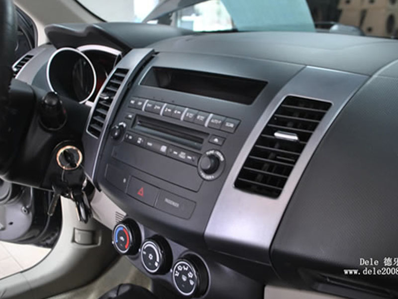 三菱歐藍(lán)德汽車音響改裝