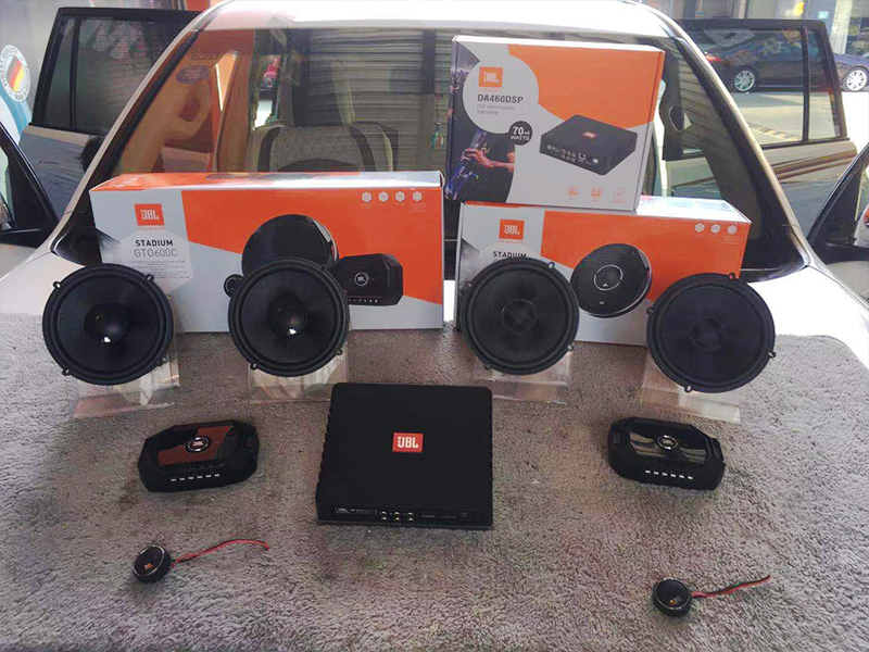 豐田霸道升級J B L喇叭！為越野之旅加點音樂